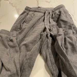gray sweatpants
